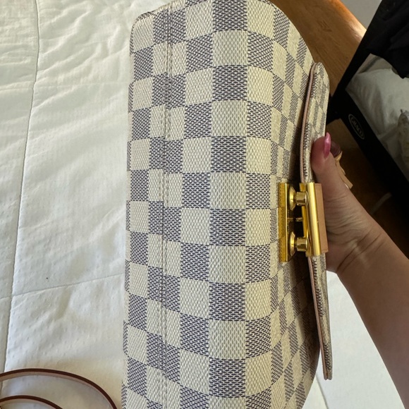 Louis Vuitton Croisette in Damier Azur - Picture 4 of 11